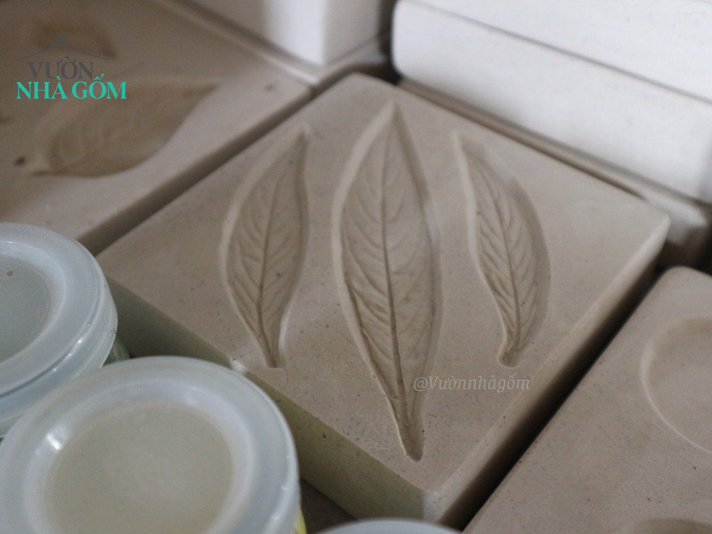  Khuôn in chiếc lá thon nhọn 12cm (Cái) 