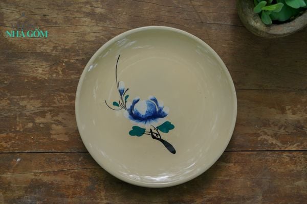  Dĩa dẹt tròn vẽ tay họa tiết bông xanh , chén bát Lái Thiêu, R25xC2 cm- SP000949 