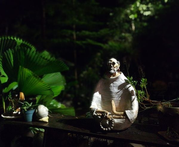  Tác phẩm gốm điêu khắc, Đạt Ma Tràng Hạt- 0106m1b7800 