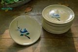  Dĩa dẹt tròn vẽ tay họa tiết bông xanh , chén bát Lái Thiêu, R27xC2 cm- SP000957 