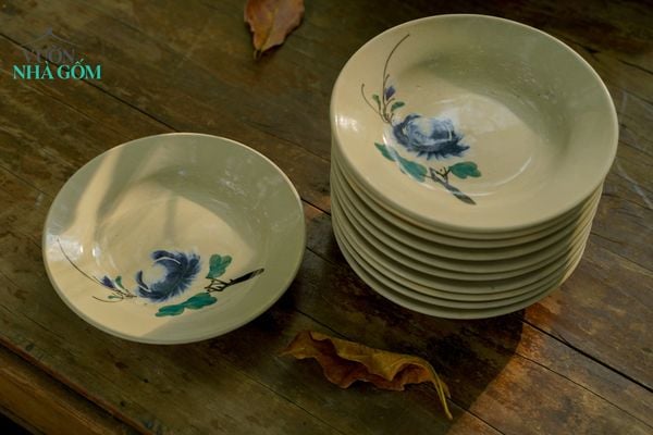  Dĩa tròn vẽ tay họa tiết bông xanh size lớn, C3,5xR20 cm- SP000948 