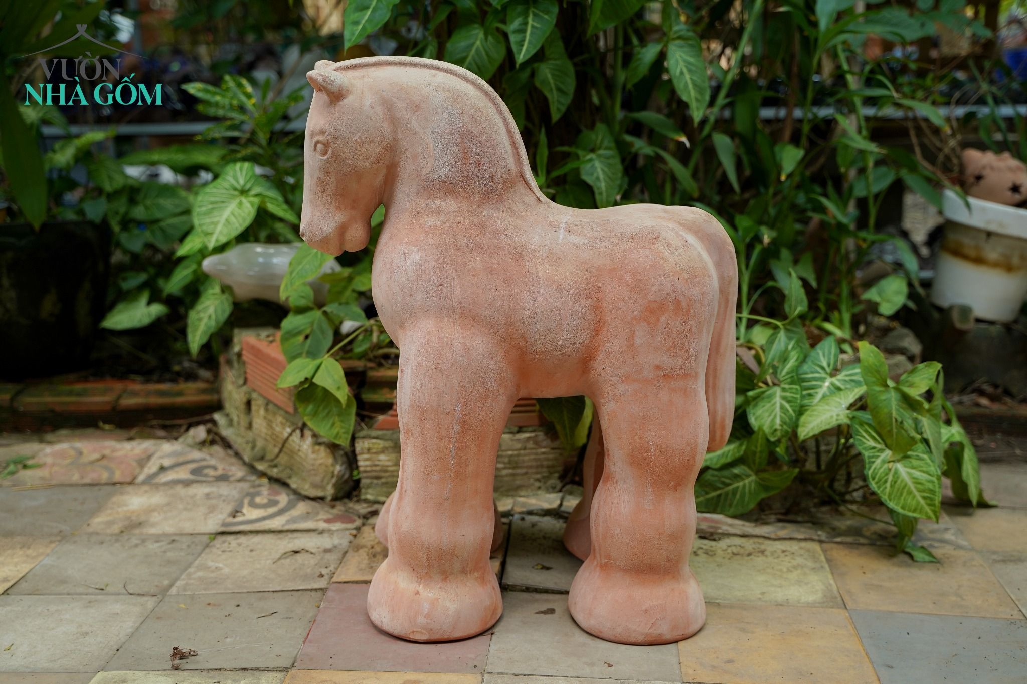 Tượng ngựa lớn, gốm đất nung lò trấu, gốm Nam Bộ, D50xR32xC59 cm 