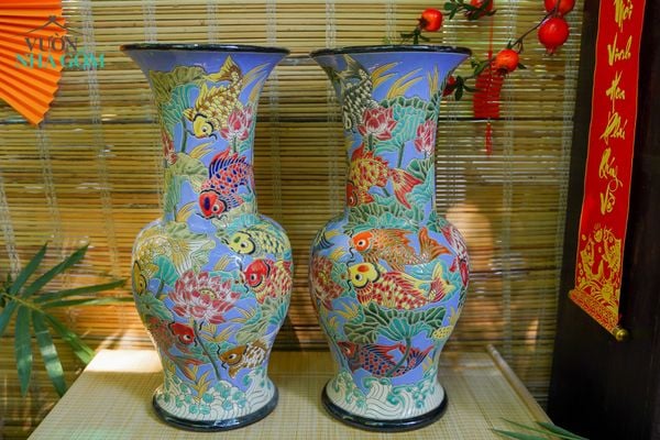  Bình gốm mỹ nghệ, chạm khắc hoa sen và cá, miệng loe, gốm thủ công Nam Bộ, C60 cm - SP000985 