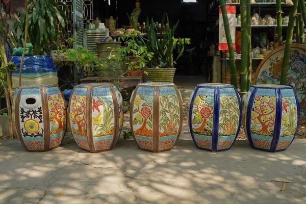  Đôn trống lục giác họa tiết Hoa Bốn Mùa, Đôn Tứ Quý, gốm mỹ nghệ Nam Bộ, C45 x R35cm- SP001399 