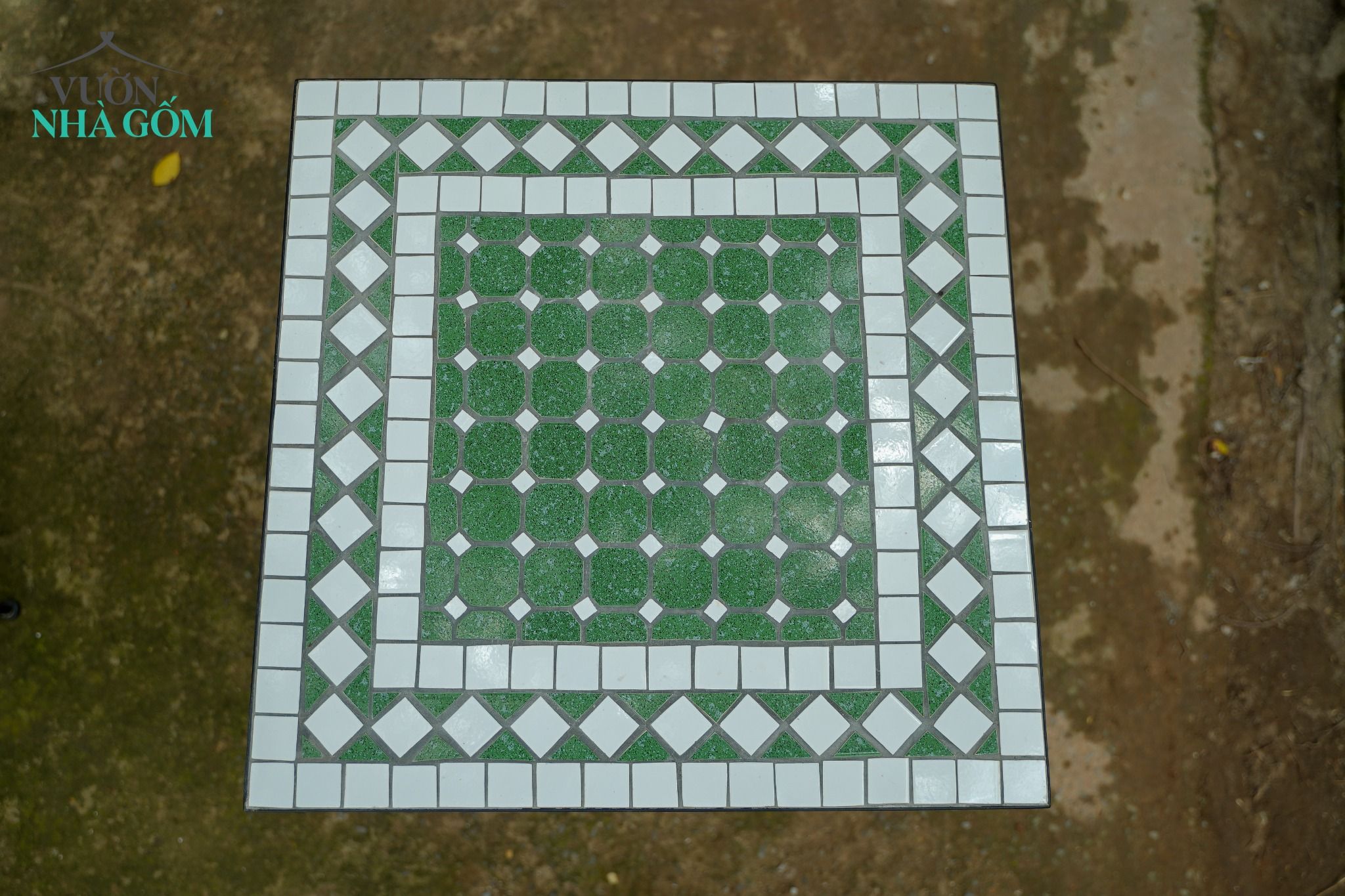  Bàn vuông xanh lá, ghép gốm theo nghệ thuật Mosaic, R60cm 