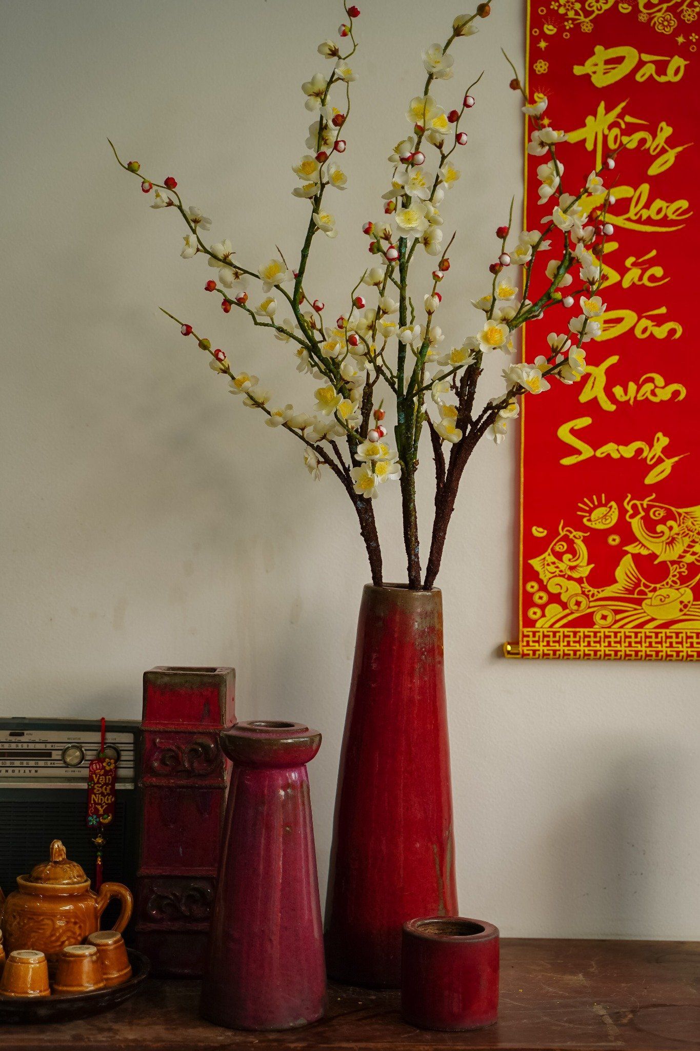  Bình ống cao men đỏ mận cổ nhỏ cắm Tuyết Mai, bình cắm hoa gốm Nam Bộ, R8 x C42cm 