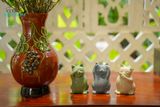  Bộ tượng Mèo Tam Không vui vẻ, màu xanh lá - xanh dương - trắng, xưởng Thủ Biên, C11cm x R7cm- SP002205 