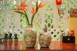  Bình bầu khắc thủ công hoạ tiết bách hoa, gốm Thủ Biên, H28cm -1004h3b1350 