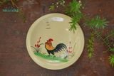  Ly Gà Thủ Biên, thực hiện vẽ thủ công họa tiết gà trống, Gốm Thủ Biên, C15xR10-SP002291 