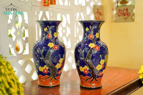  Bình khắc thủ công hoạ tiết hoa mai, 3 màu, gốm mỹ nghệ Nam Bộ, C44xR16- SP002225 