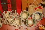  Tết Bính Ngọ | Nghệ Nhân Trần Yến Và Bộ Sưu Tập Chén Chiết Yêu, Dĩa Hảo Cùng Dấu Ấn 40 Năm Trên Nét Vẽ. 