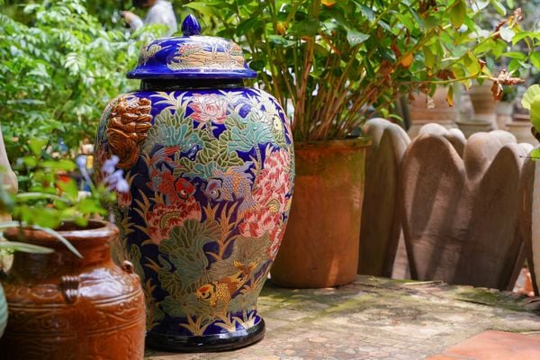  Chóe chạm khắc thủ công họa tiết Sen và Cá (Ngư Sen), gốm mỹ nghệ Nam Bộ , H85cm- SP000984 