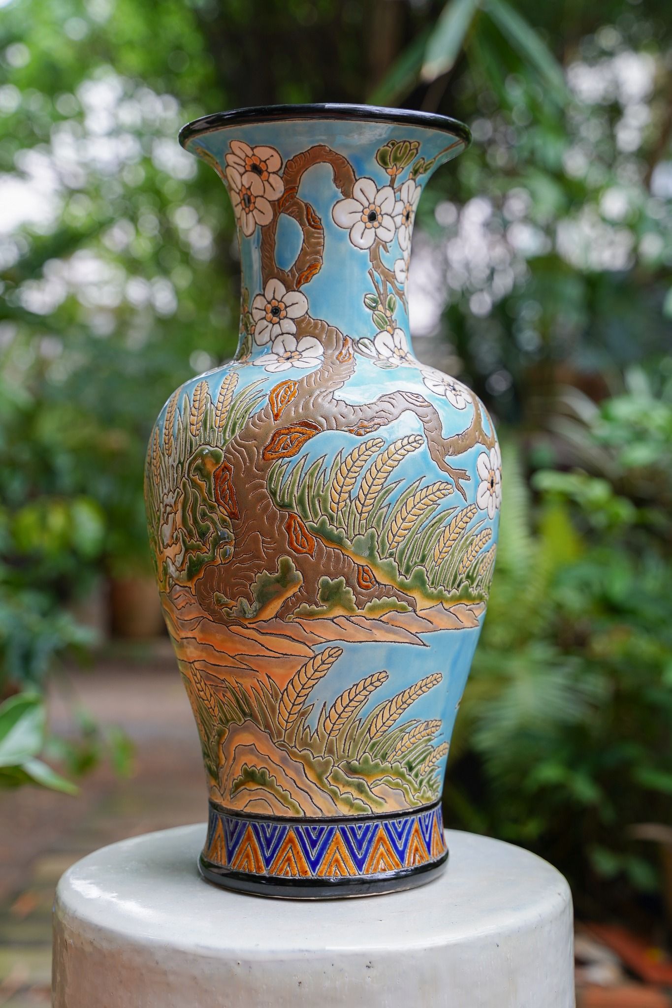  Bình Mãnh Hổ Thưởng Mai, họa tiết hoa mai trắng xanh dương, H43cm, gốm thủ công mỹ nghệ Nam Bộ 