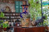  Bình Mãnh Hổ Thưởng Mai, họa tiết hoa mai đỏ cobalt, H43cm, gốm mỹ nghệ Nam Bộ- SP001936 