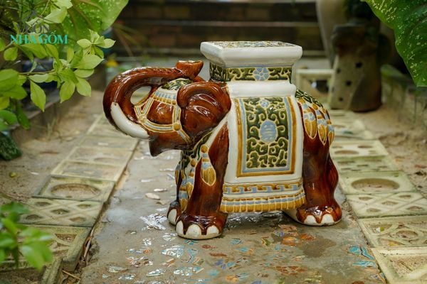  Đôn voi truyền thống, gốm Nam Bộ, gợi nhớ ký ức, nâu và nhiều màu sắc, C43 x R50cm- 0405v3l061 