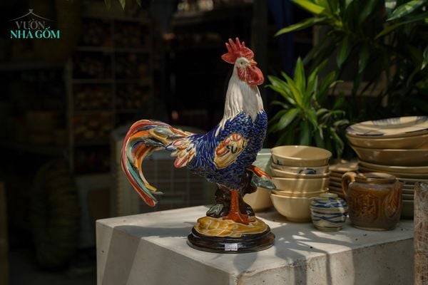  Tượng Gà Trống thủ công mỹ nghệ, màu xanh cobalt, gốm Nam Bộ, C38xD30cm- SP002741 