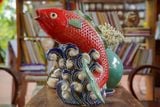  Cá chép đỏ lọng đèn, trang trí lọng đèn, chạm lọng thủ công, gốm Nam Bộ, D30 x C35cm- SP000136 