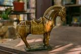  Ngựa gốm nâu vàng độc bản, gốm Thủ Biên, C17 x R25cm 