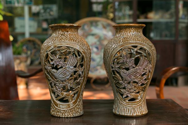  Bình vuốt tay chạm lọng theo chủ đề chim muông, hoa lá, gốm thủ công Nam Bộ, H30 cm-  SP000810 