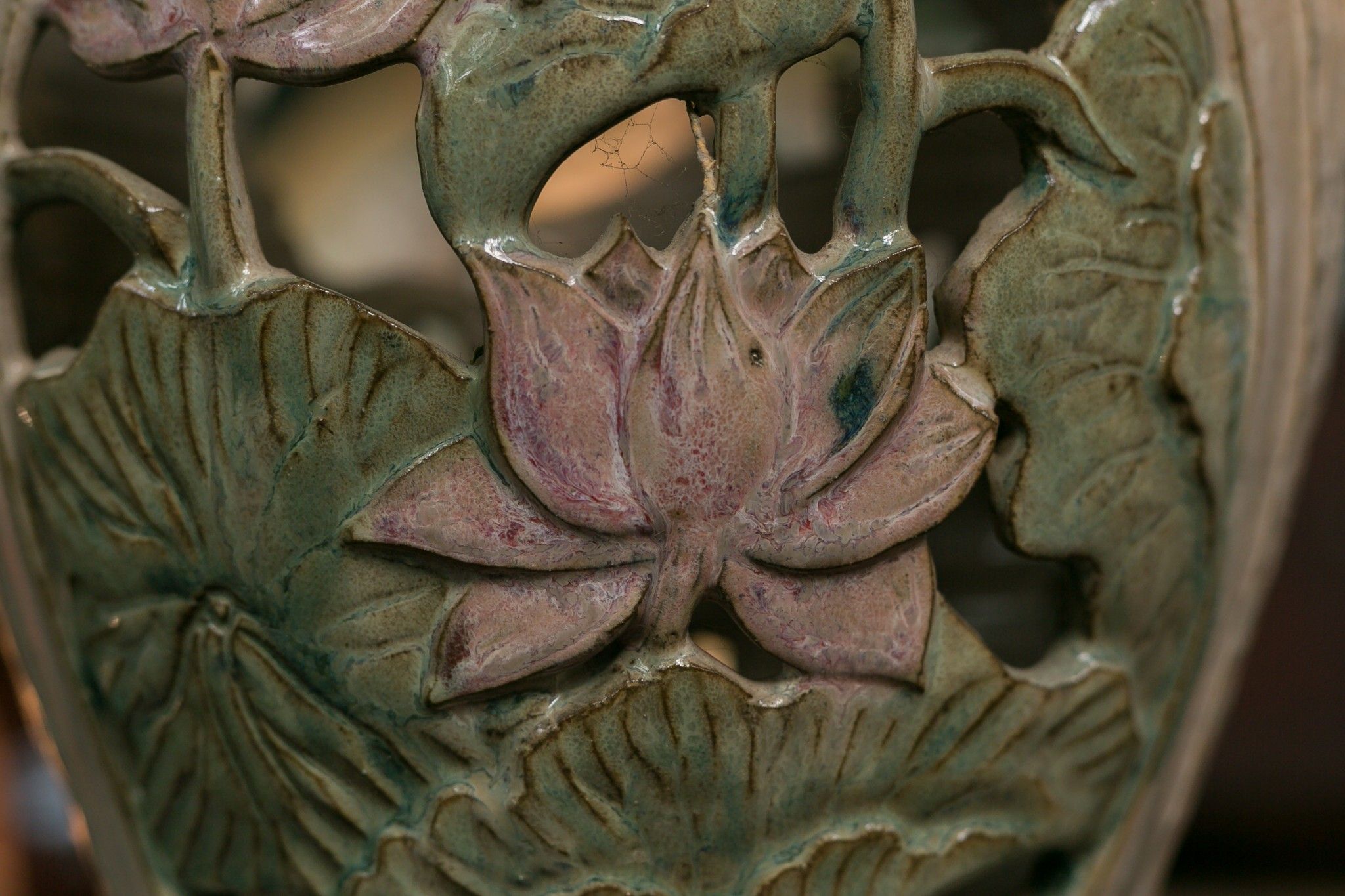  Bình vuốt tay chạm lọng theo chủ đề chim muông, hoa lá, gốm thủ công Nam Bộ, H30 cm 