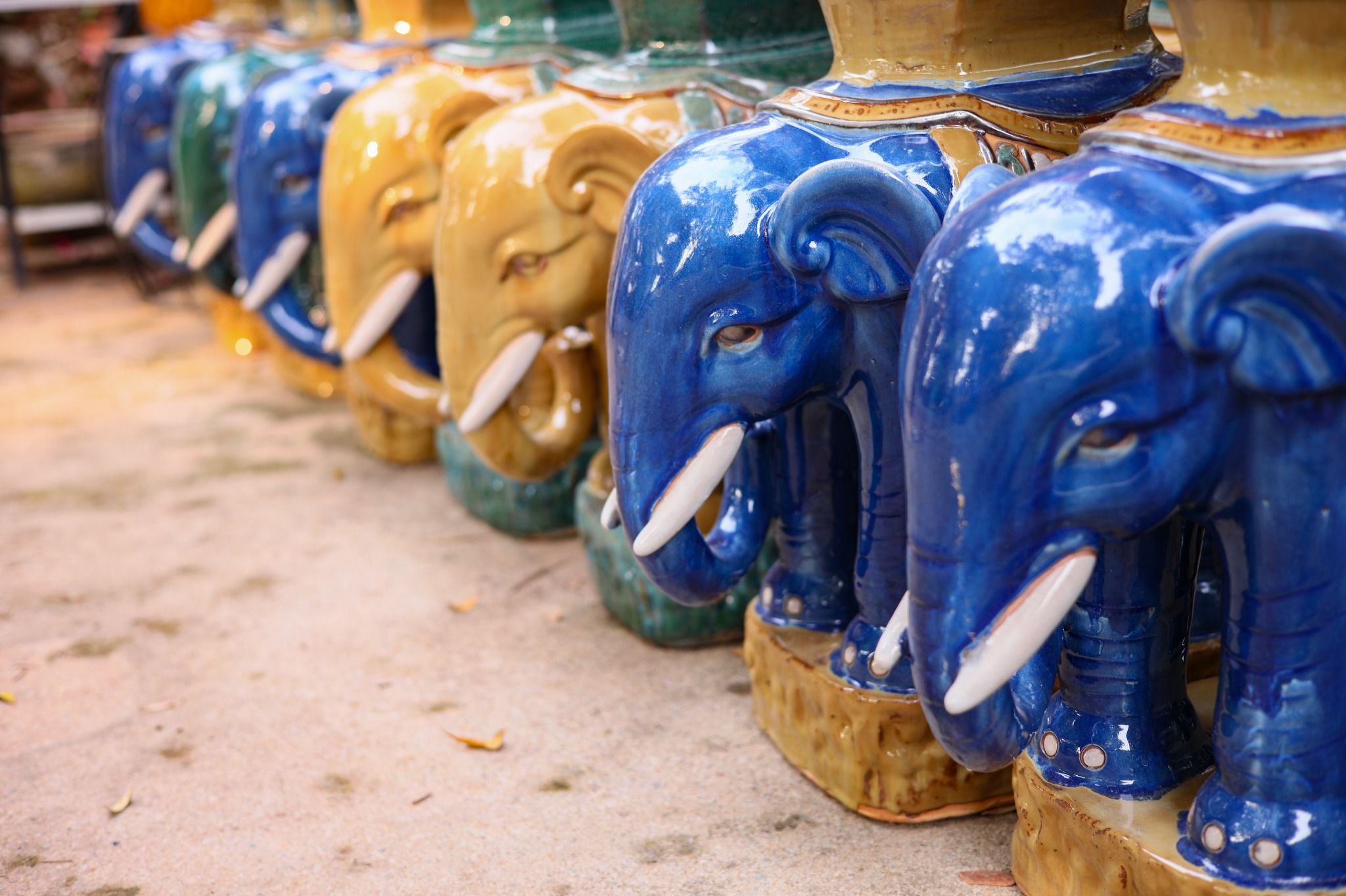  Đôn voi truyền thống, đôn voi trọc, gốm Nam Bộ, gợi nhớ ký ức, nhiều màu sắc, H60xR50cm 