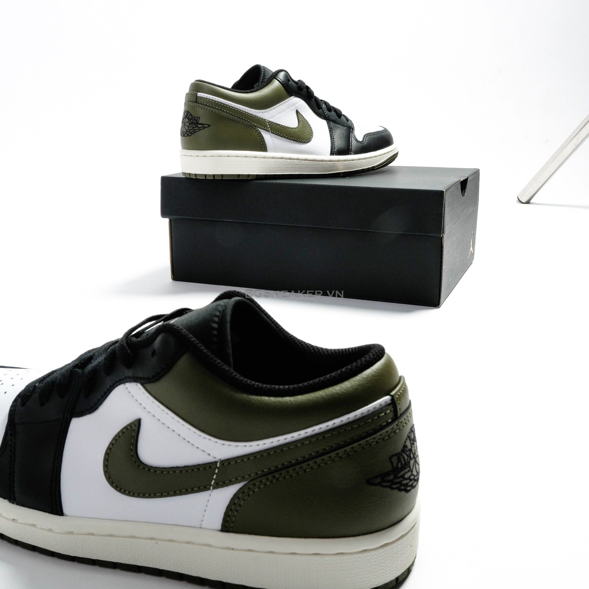  Giày Nike Air Jordan 1 Low Black Toe Medium Olive 553558-092 