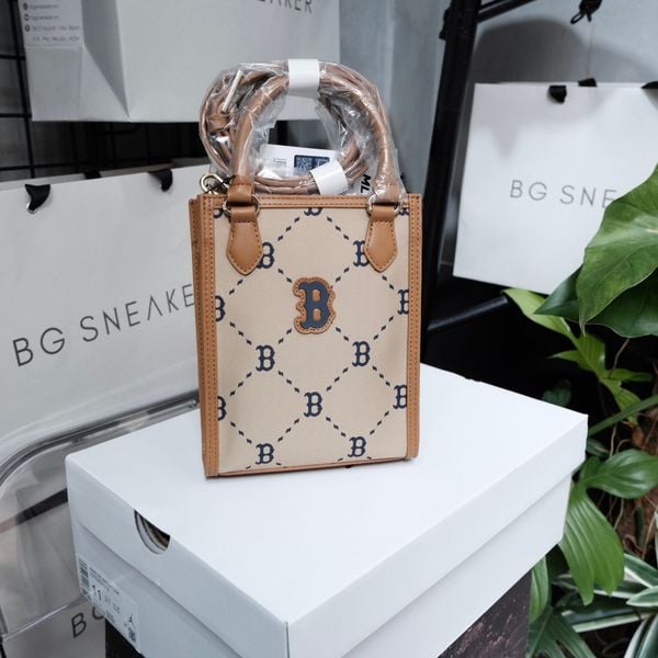  Túi MLB  Monogram Tote Bag Mini Boston  Brown  7ACRMD35N -43BGS 