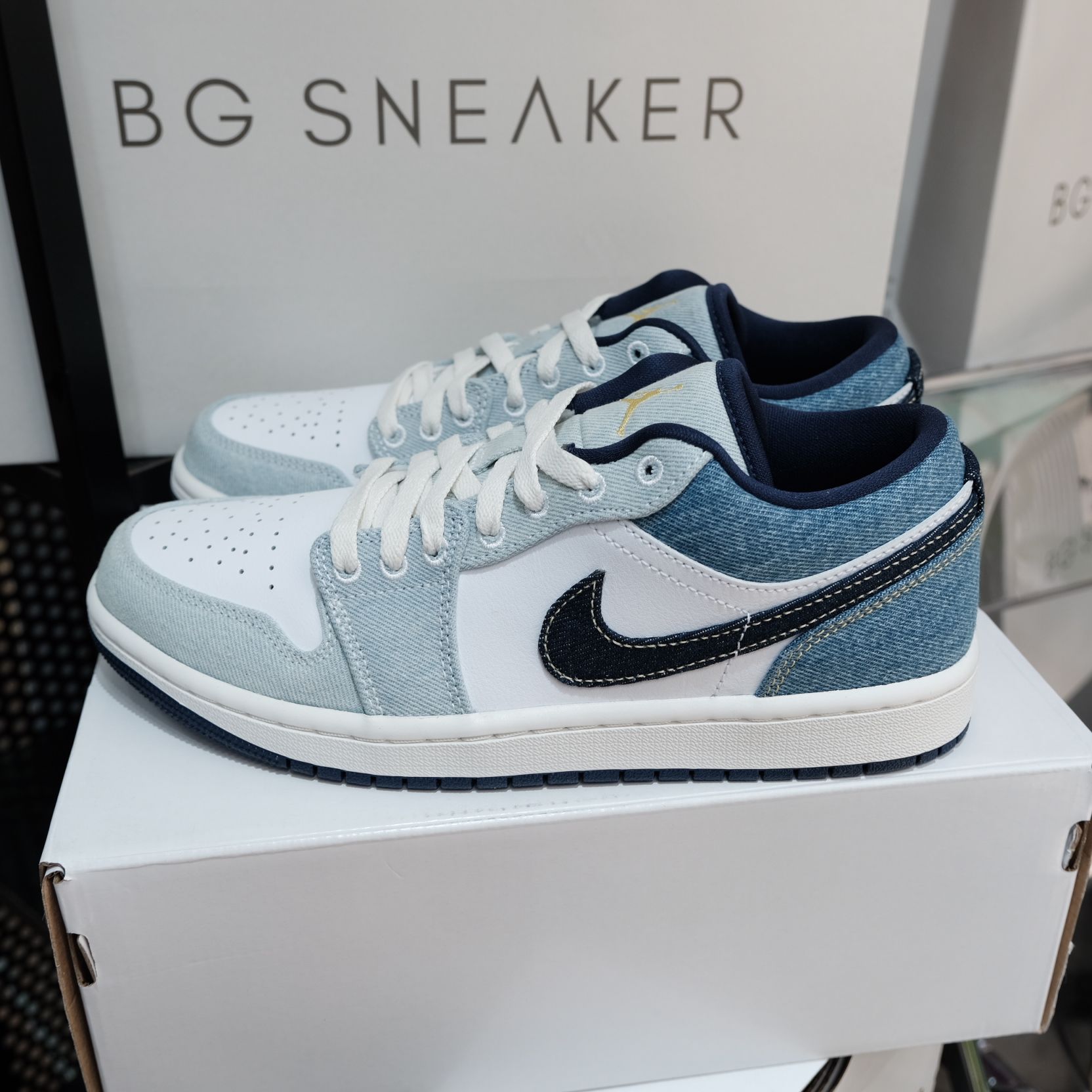  Giày Nike Air Jordan 1 Low SE Light Denim IH0648-141 