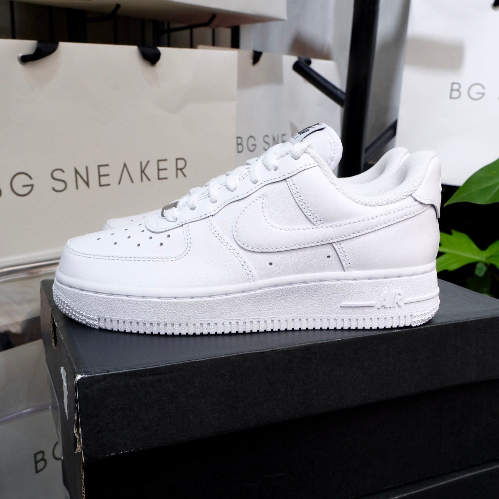  Giày Nike Air Force 1 ’07 SE FLyease White DX5883-100 