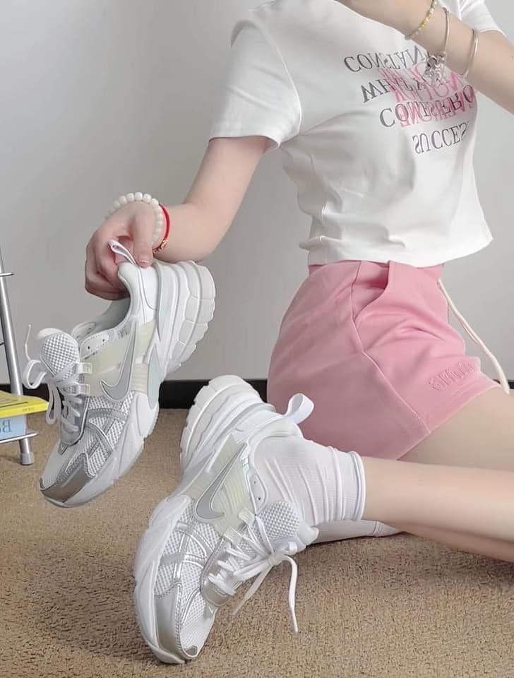  Giày Nike V2K Run ‘Metallic Silver White’ [ FD0736 104 ] 