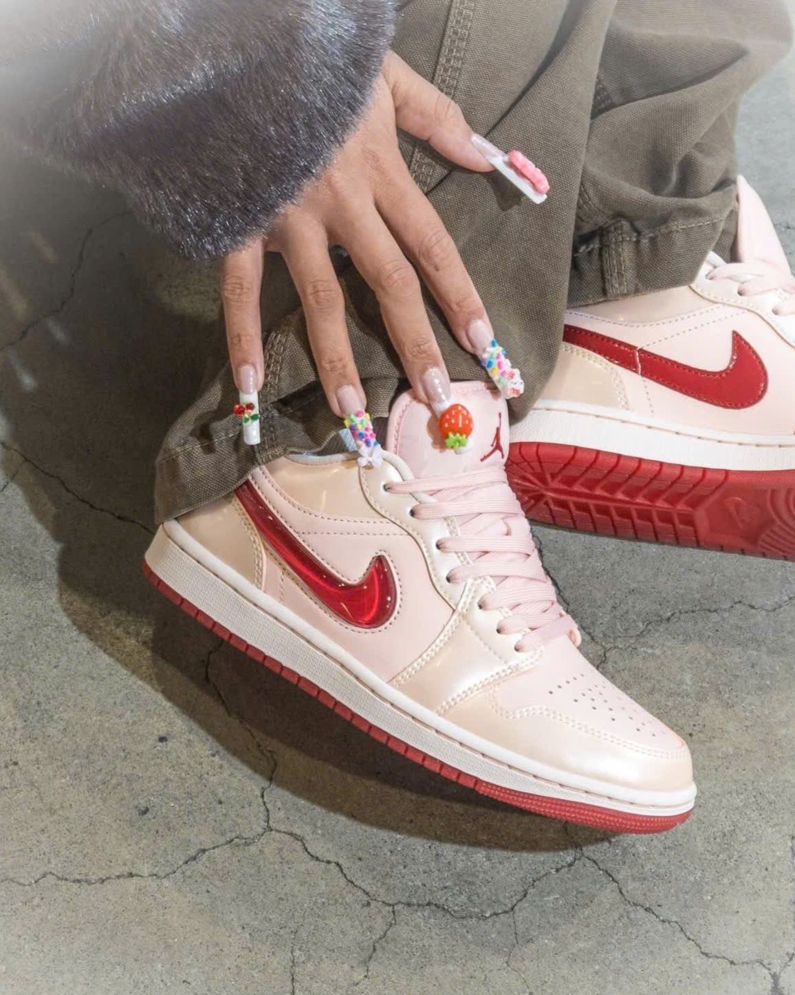  Giày Nike Air Jordan 1 Low Valentine’s Day (w) HF3174-600 