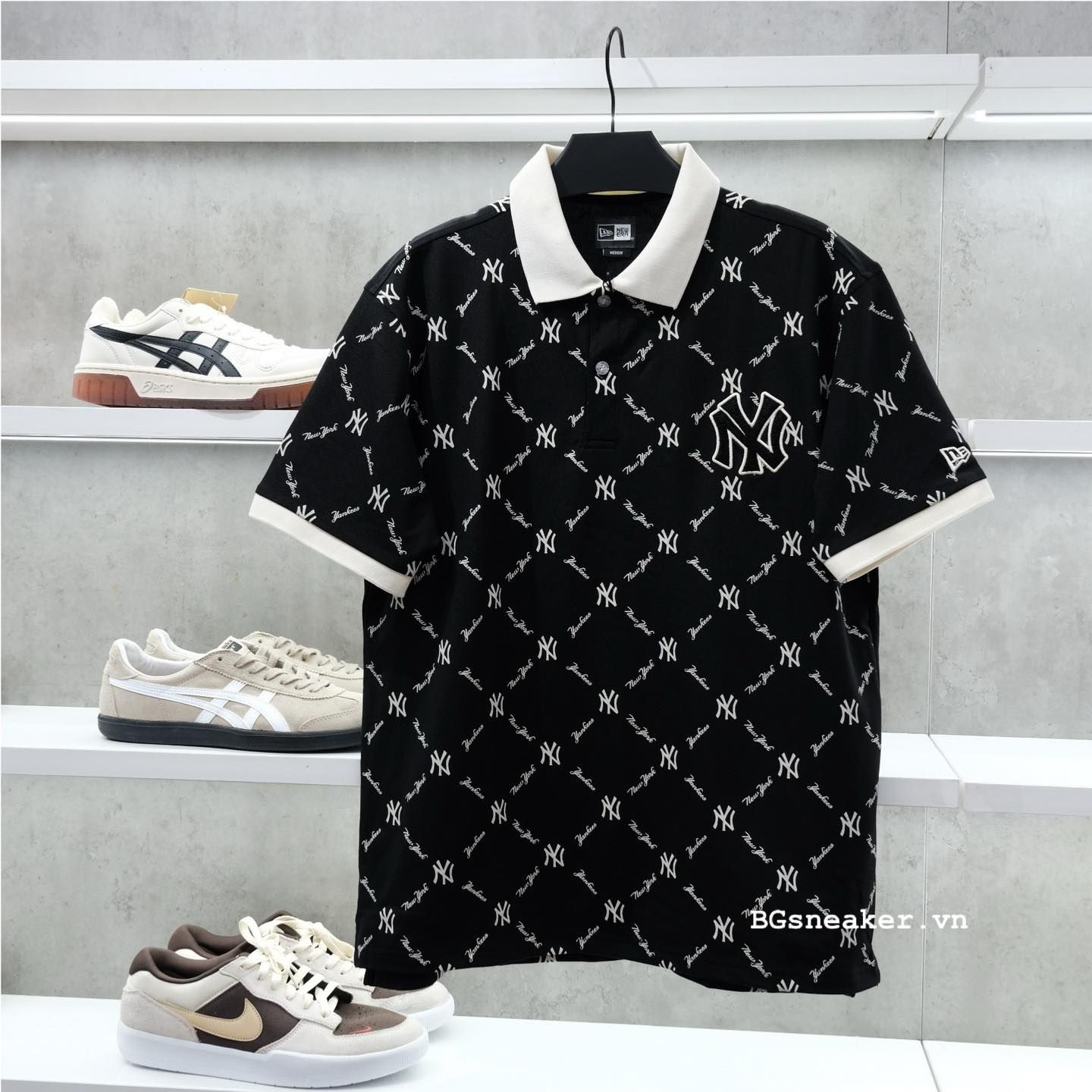  Áo Polo New Era Yankee Monogram Black White 13533547 
