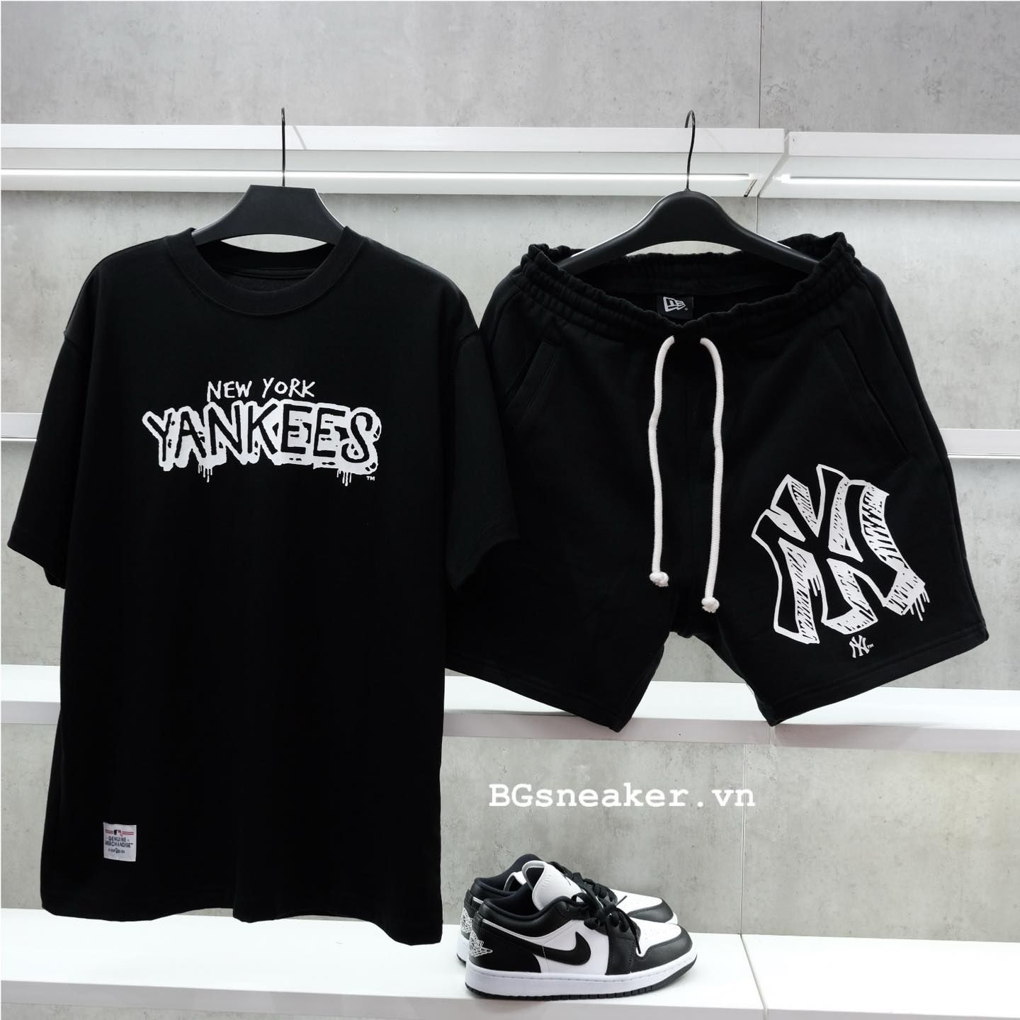  Áo thun New Era NEW YORK YANKEE BLACK WHITE 13789567 