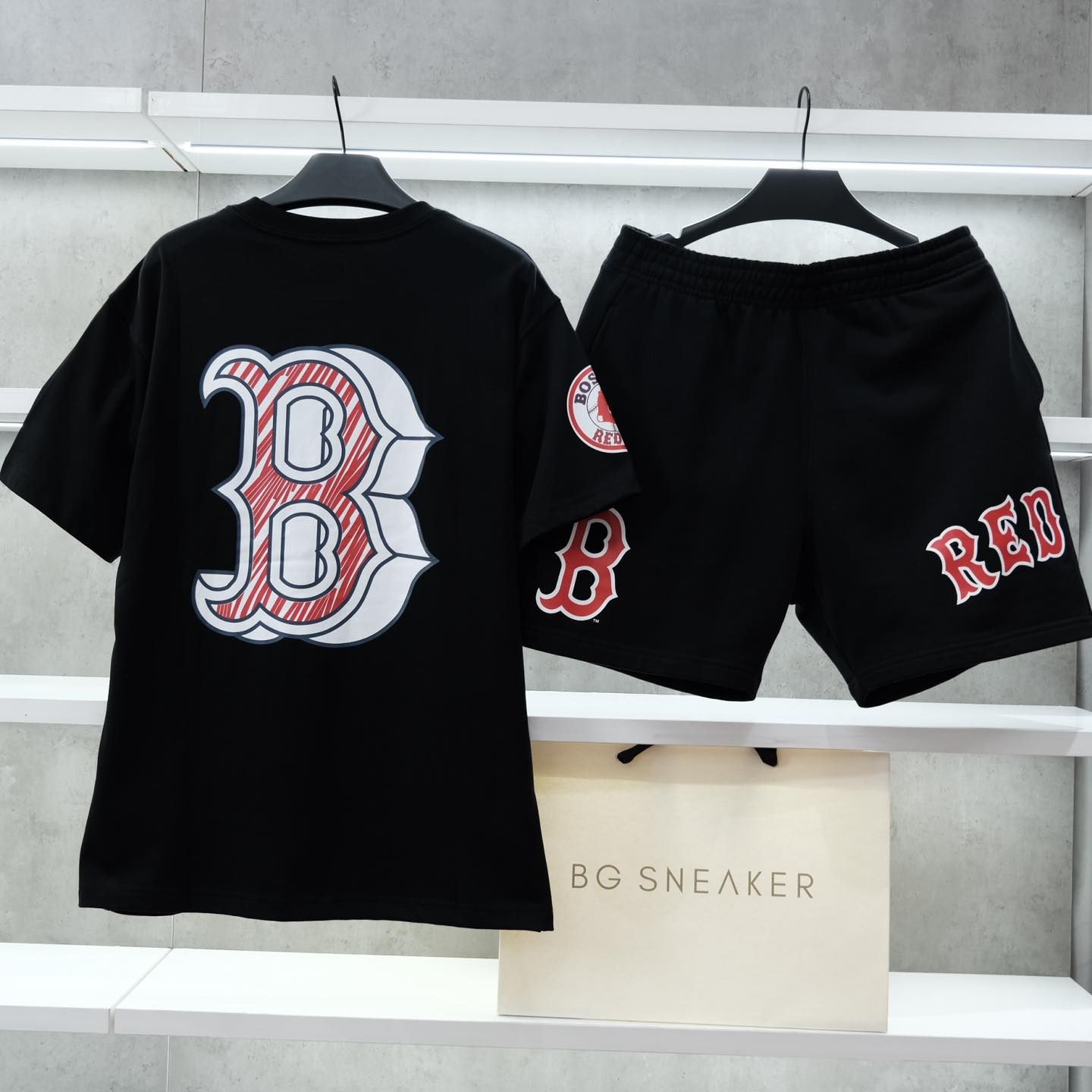  Áo Thun New Era  Boston Red Sox Black Logo Paint 14785688 