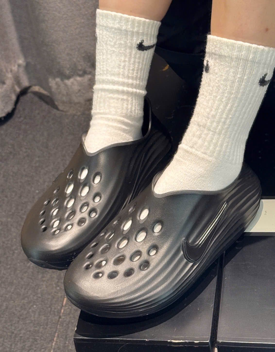 Giày Nike ReactX Rejuven 8 ‘Triple Black’ [HV5060 001] 