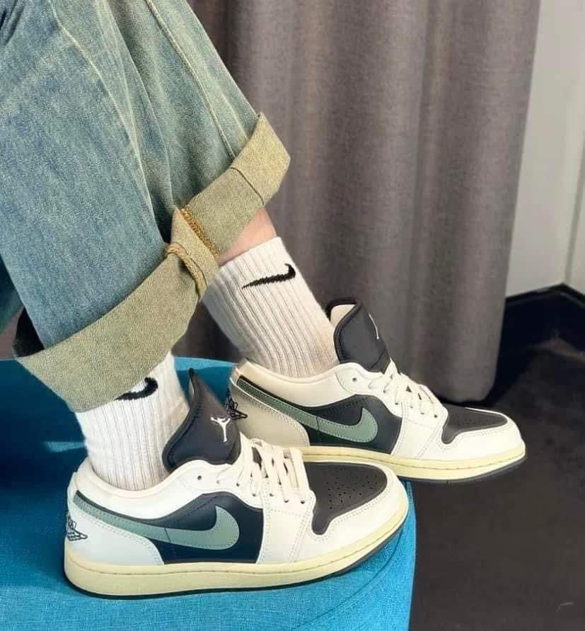  Giày NIKE AIR JORDAN 1 LOW  JADE SMOKE  DC0774-001 