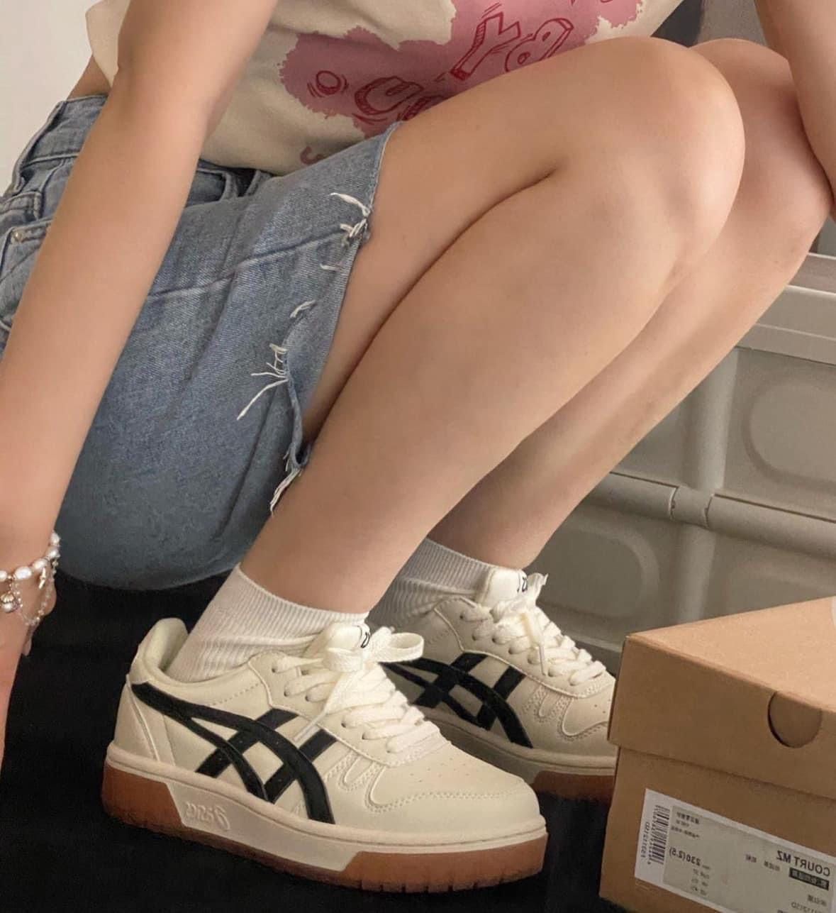  Giày Asics Court MZ Cream Black Gum  1203A127-750 