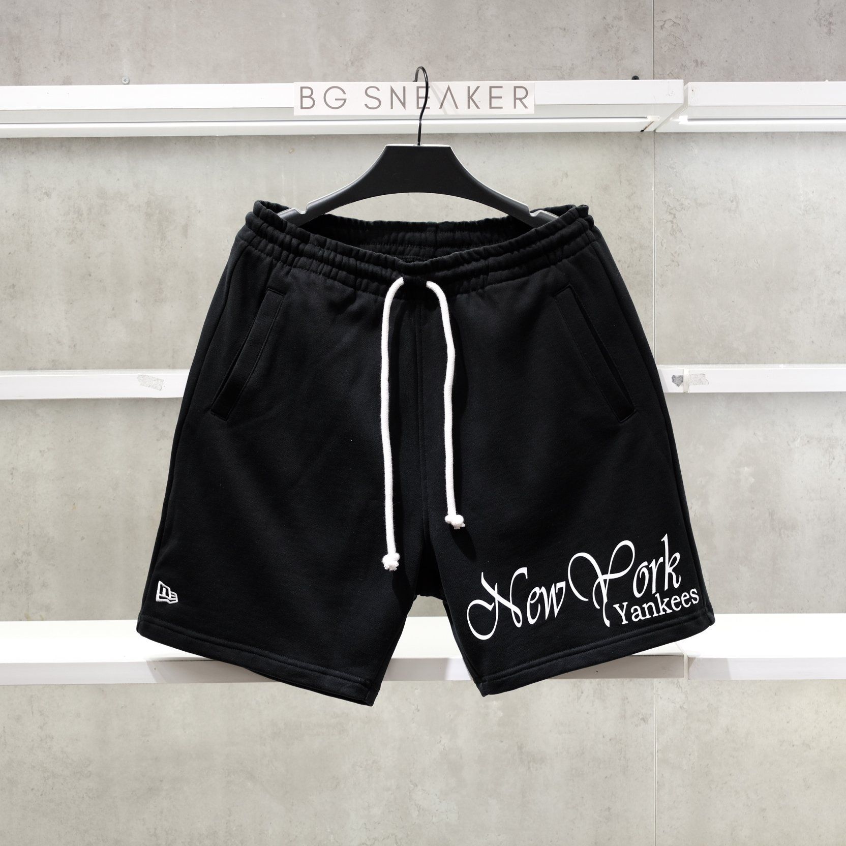  Quần Short New Era New York Yankees Big logo Black White 14778879 