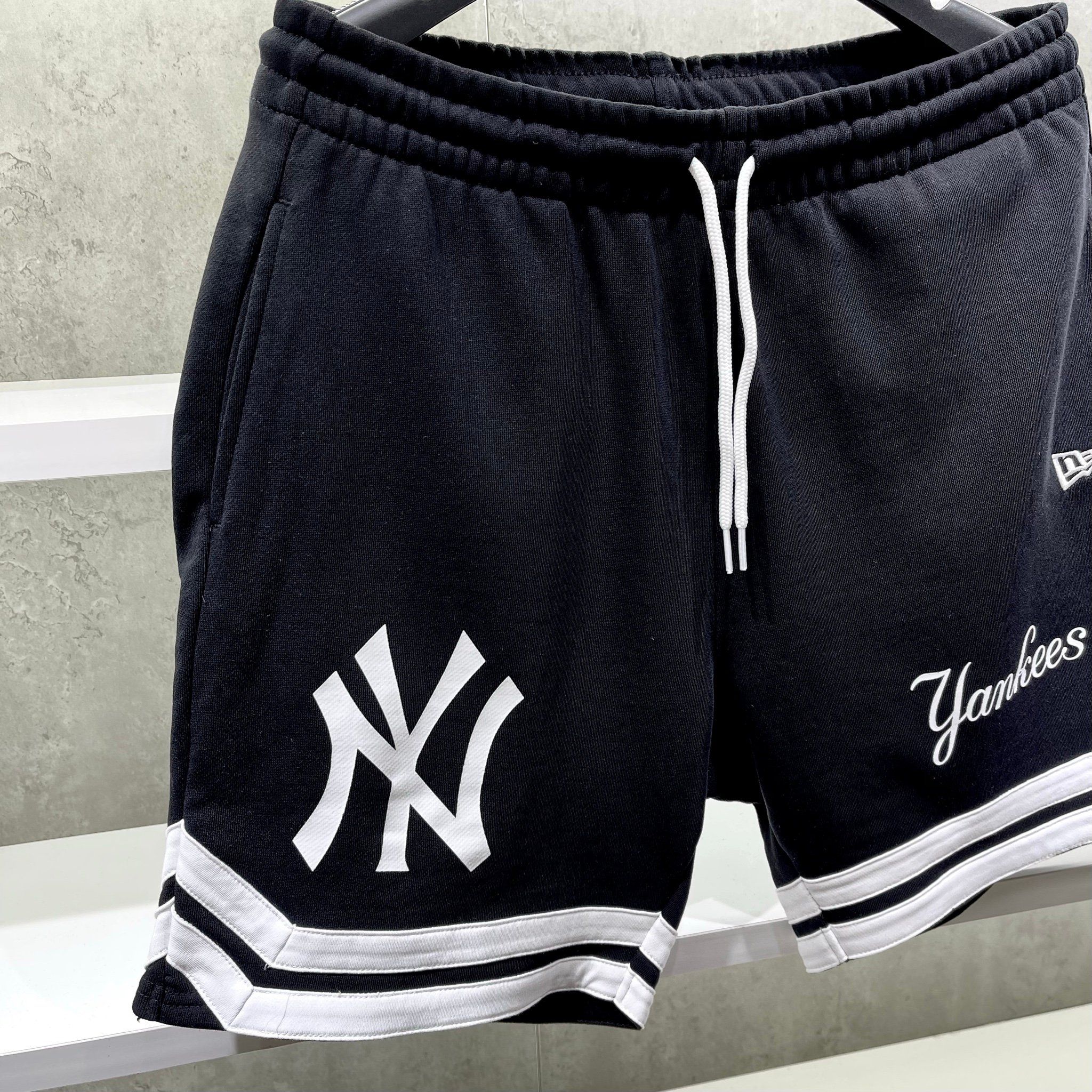  Quần Short New Era NY White Black 188887898 
