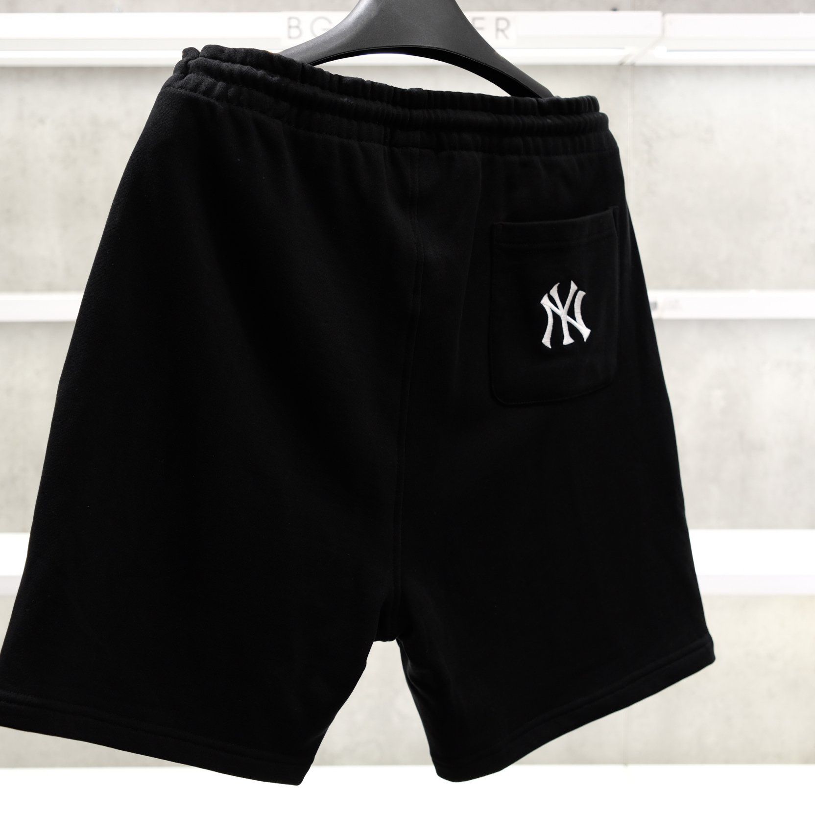  Quần Short New Era New York Yankees Big logo Black White 14778879 