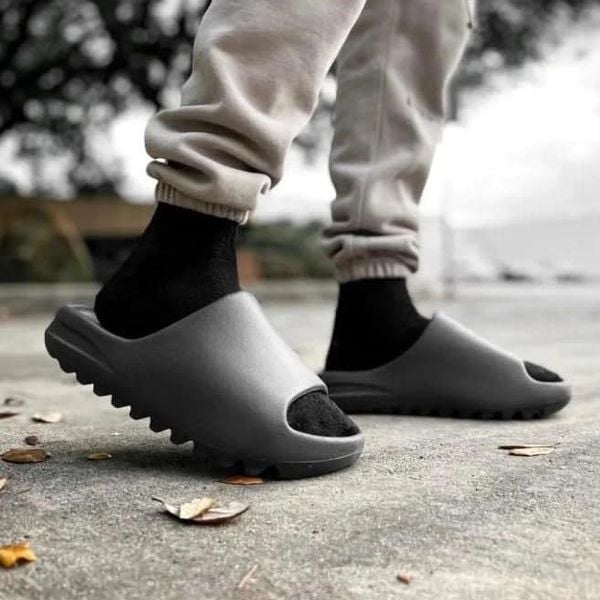  Dép Adidas Yeezy Slide Onyx HQ6448 