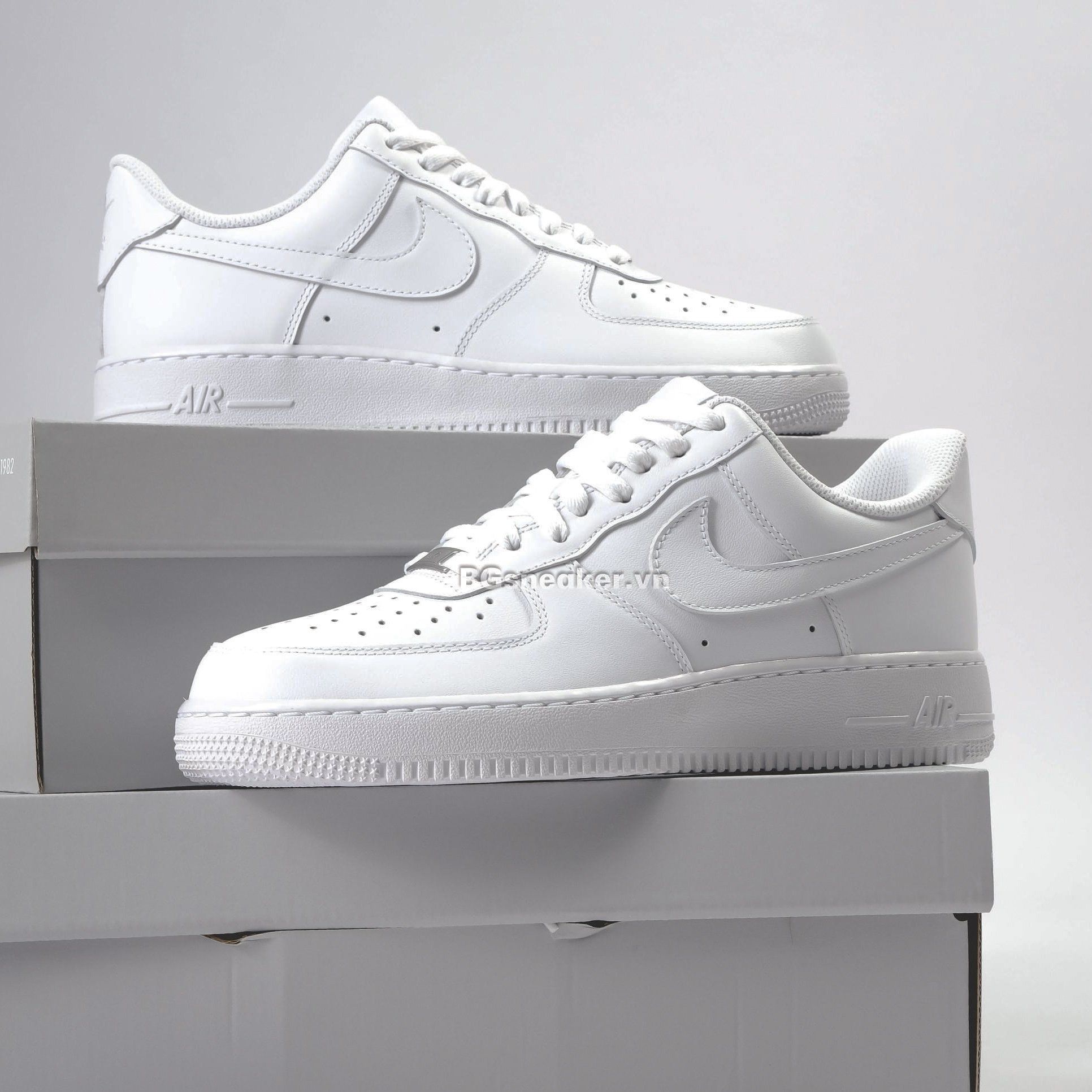  Giày Nike Air Force 1 07 Triple White CW2288-111 