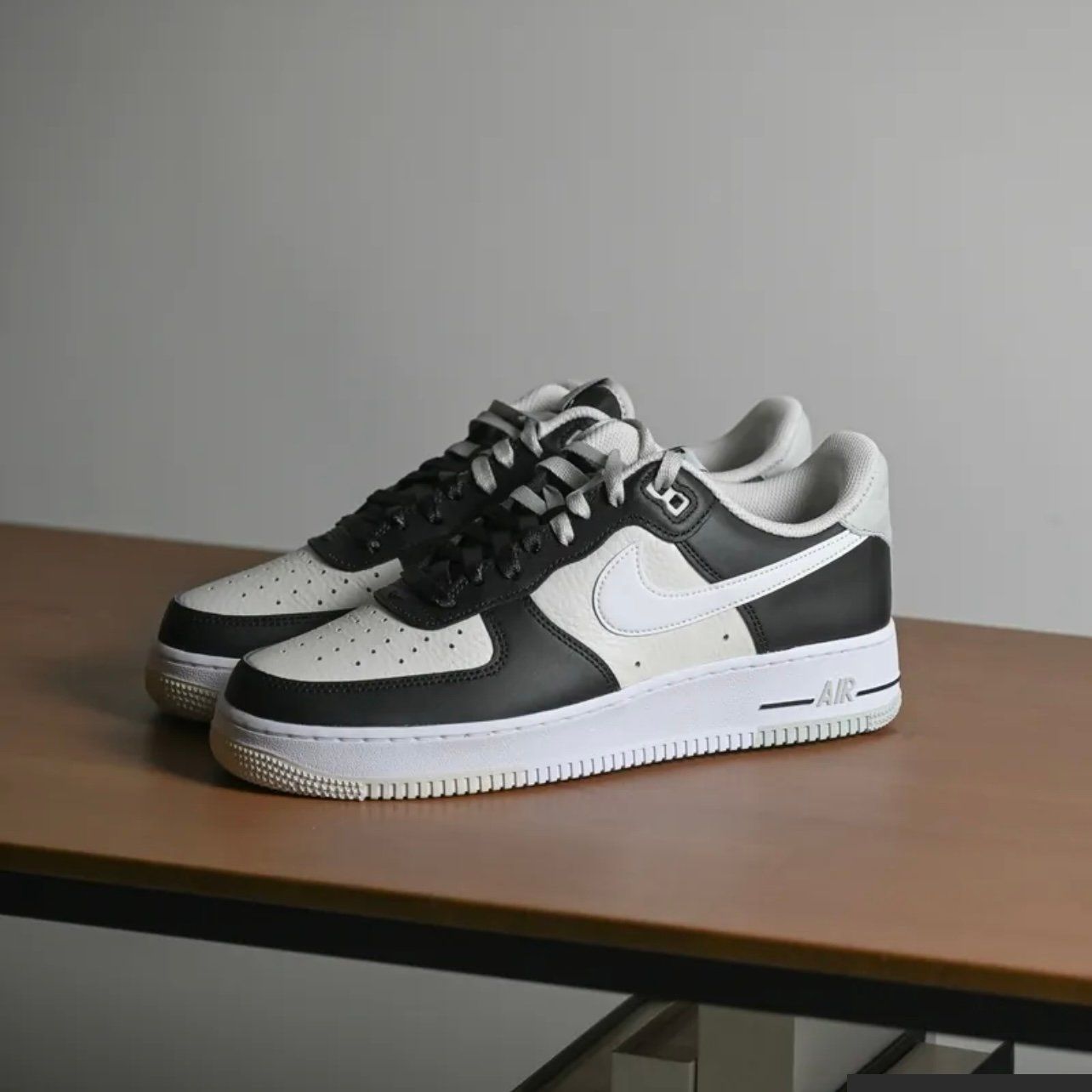  Nike Air Force 1 ’07 LV8 Split  Black Phantom FD2592-002 