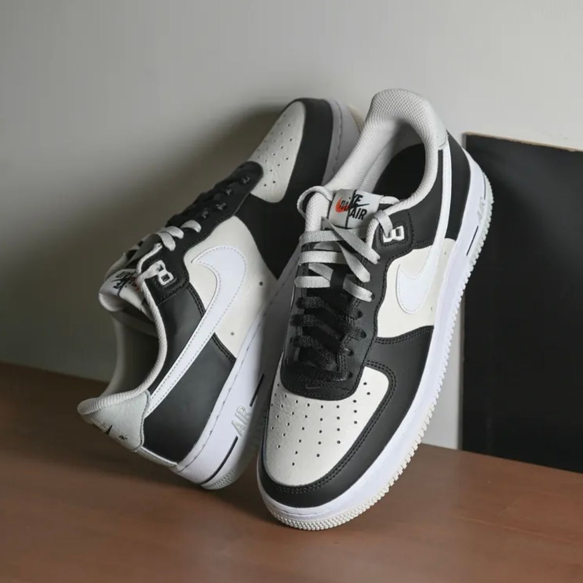  Nike Air Force 1 ’07 LV8 Split  Black Phantom FD2592-002 