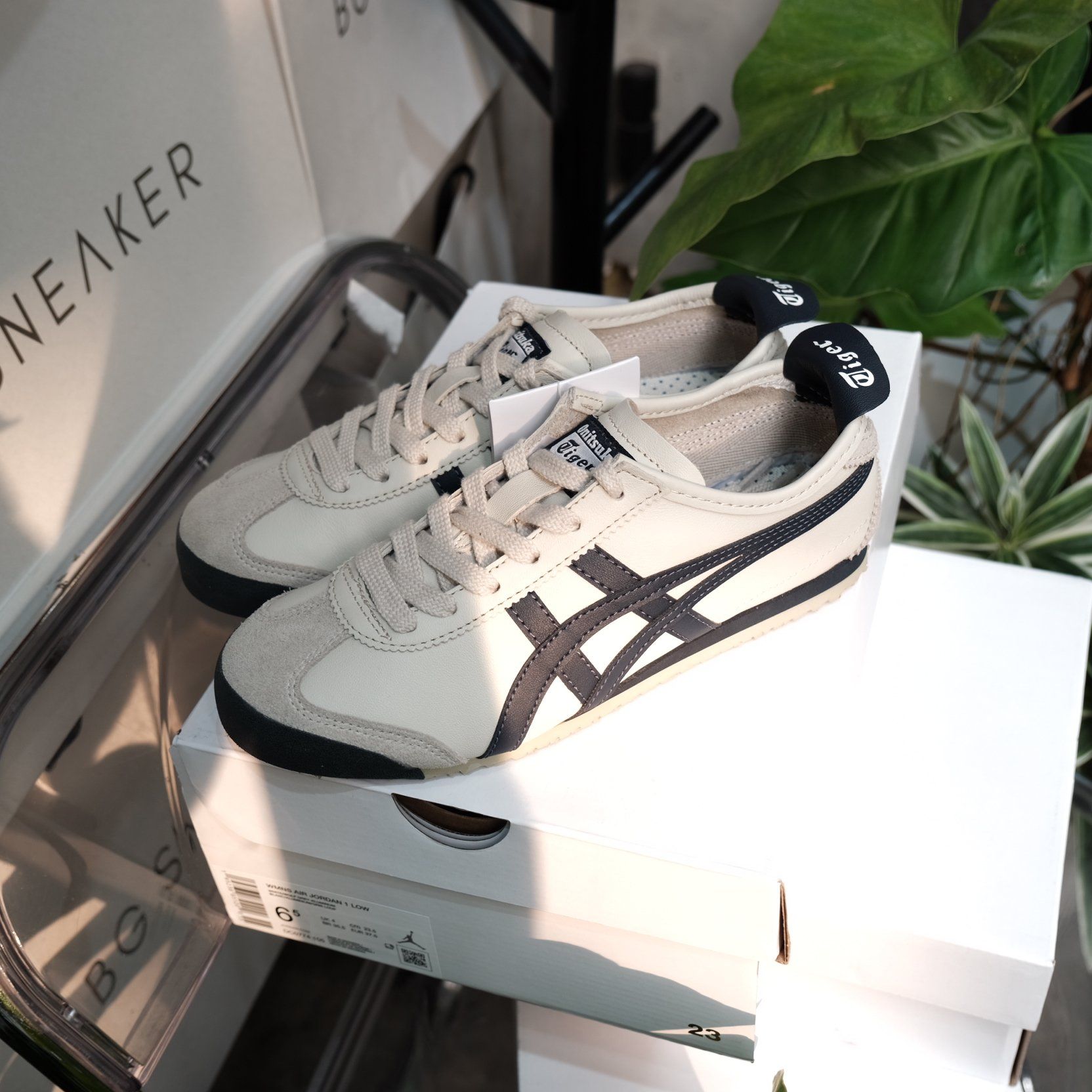  Giày Onitsuka Tiger Mexico 66 ‘Birch Peacoat’ [1183C102-200] 