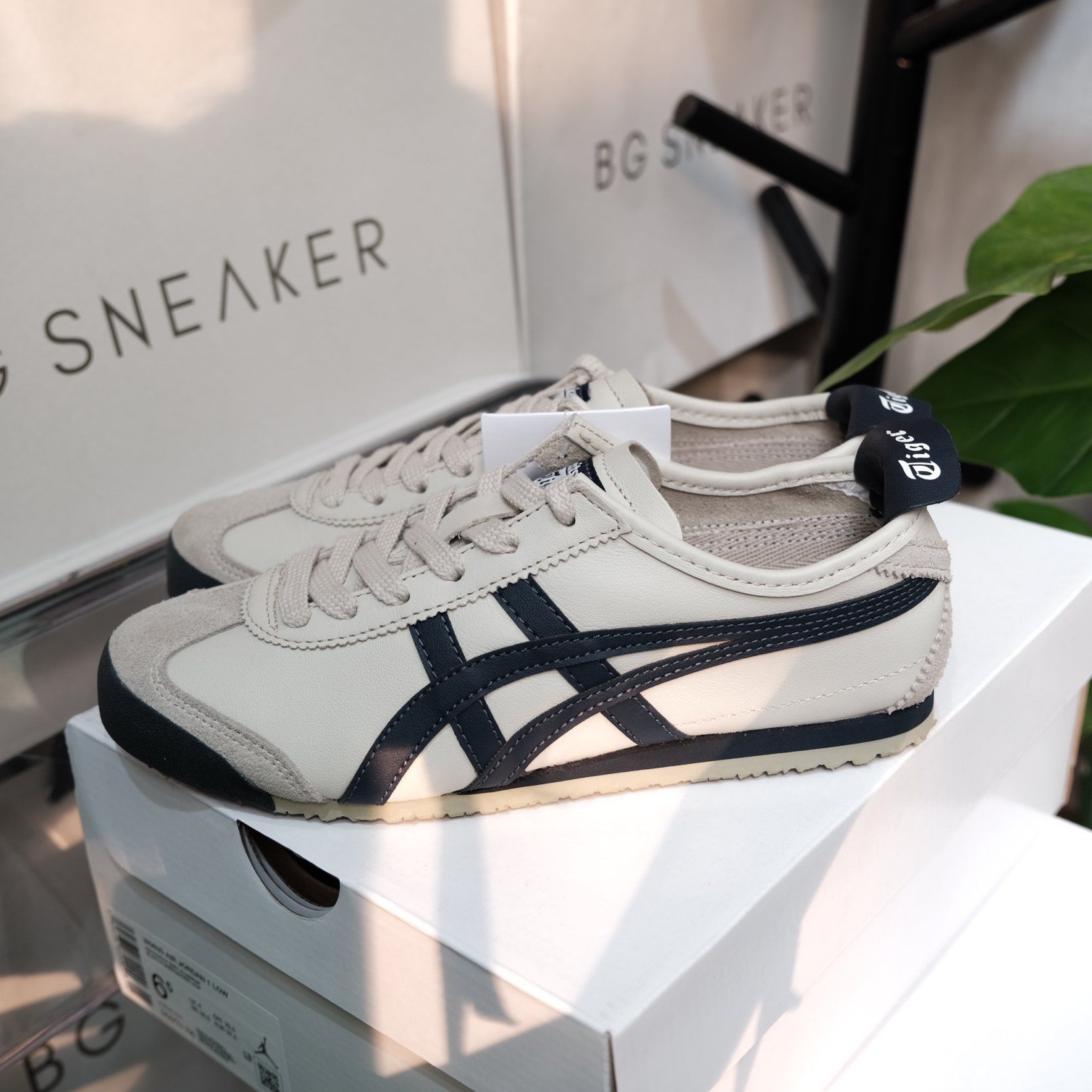  Giày Onitsuka Tiger Mexico 66 ‘Birch Peacoat’ [1183C102-200] 
