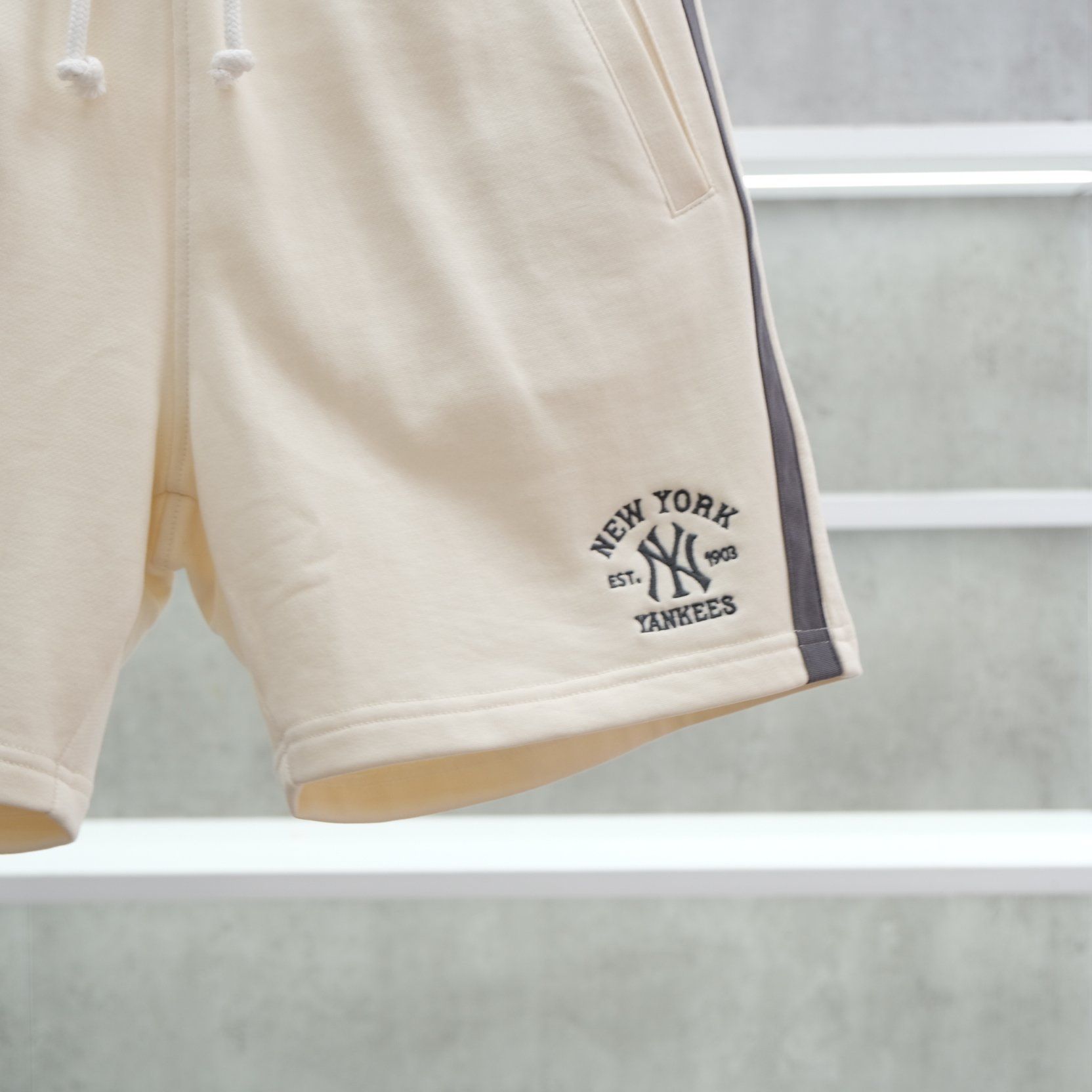  Quần Short New Era  Logo NY Cream Navy 14578791 