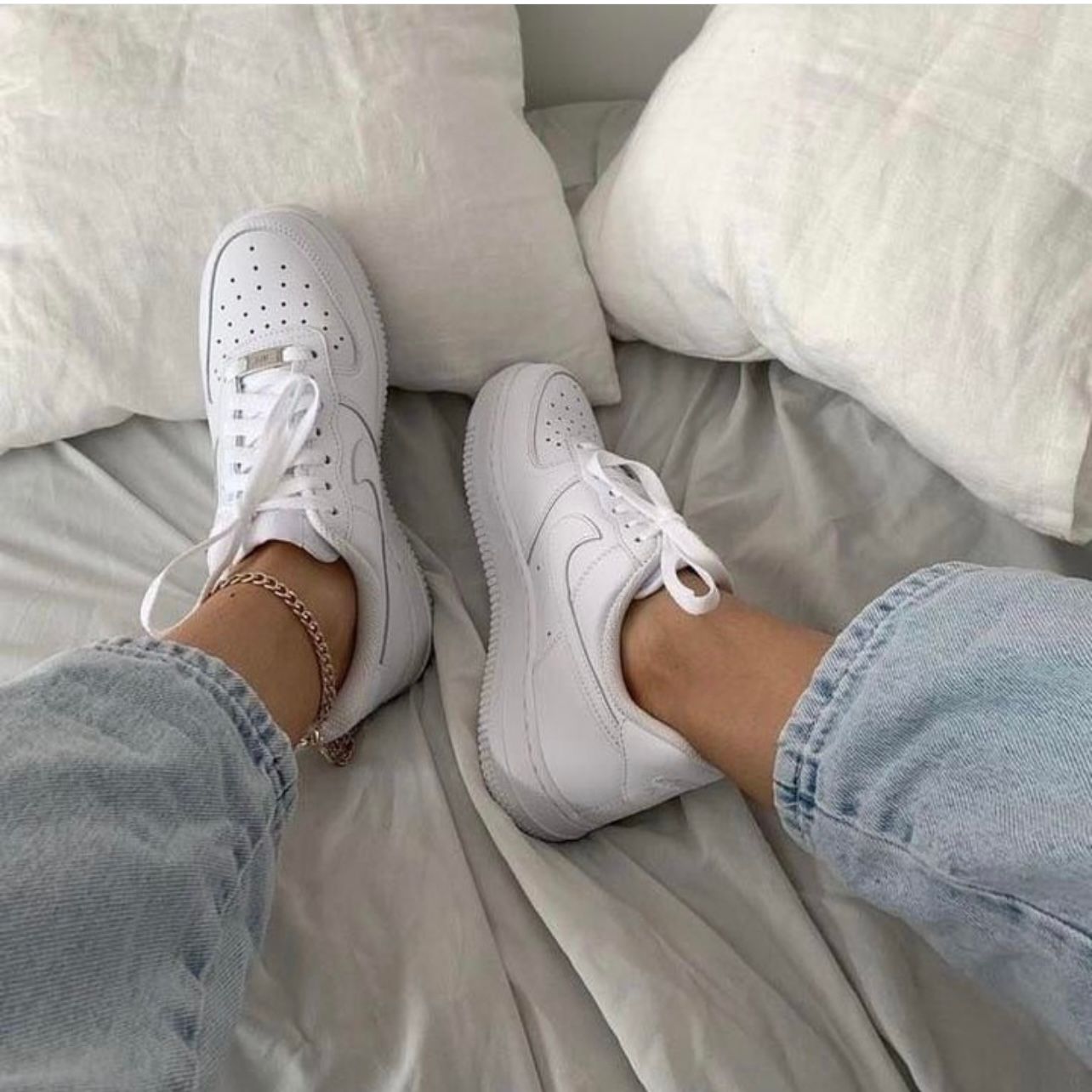  Giày Nike Air Force 1 07 Triple White CW2288-111 
