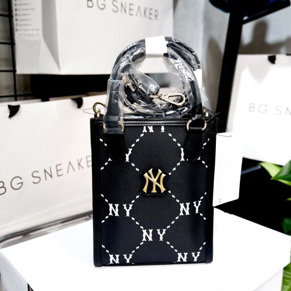  Túi MLB  Monogram Tote Bag Mini NY Black 7ACRMD35N 50BKS 