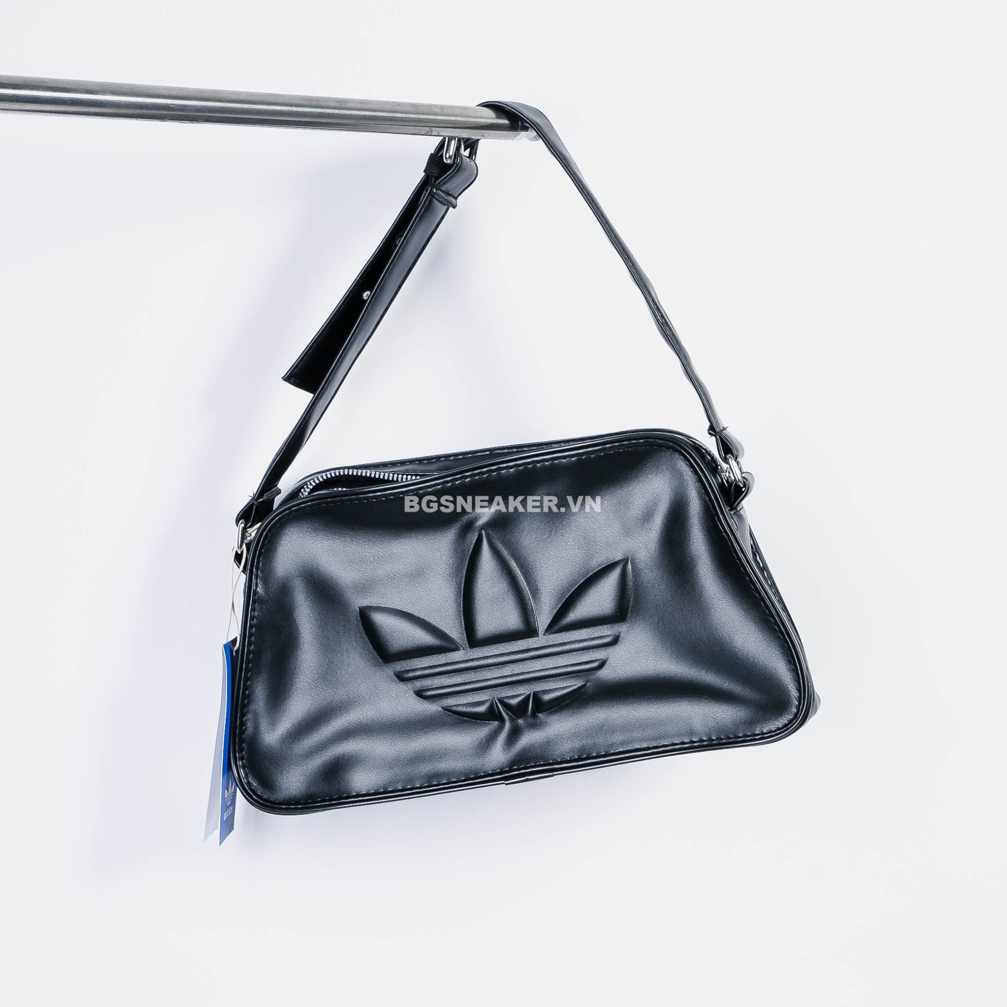  TÚI  ADIDAS ĐEO VAI BLACK LOGO bag IT7380 